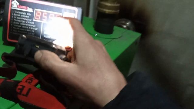 Котел ВСКЗ 14 кВт перегрев трубы и чистка трубы. смотреть онлайн