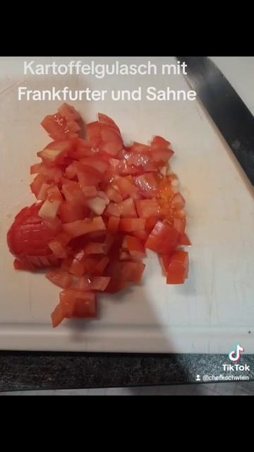 Kartoffelgulasch Mit Frankfurter Und Sahne