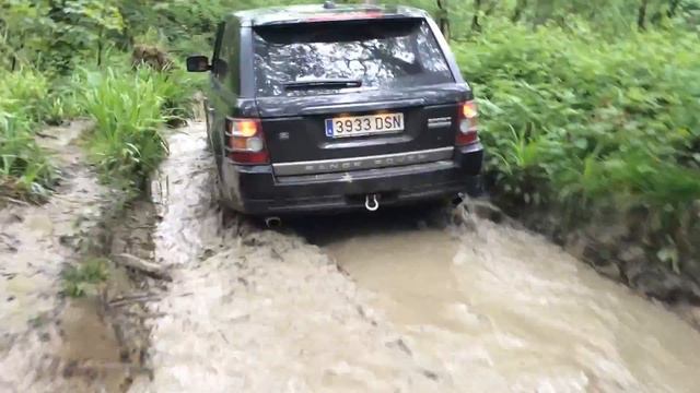 Eastnor Castle LR Show, Range Rover Sport Off Road смотреть онлайн