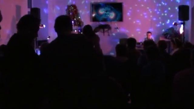"ДАРИМ ХОРОШЕЕ НАСТРОЕНИЕ" - праздничный концерт Дуэта "РАПСОДИЯ") смотреть онлайн