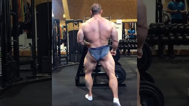 Krystian Wolski posing смотреть онлайн