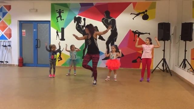 Enrique Iglesias Ft Wisin-Duele El Corazon( Zumba®Kids JR)