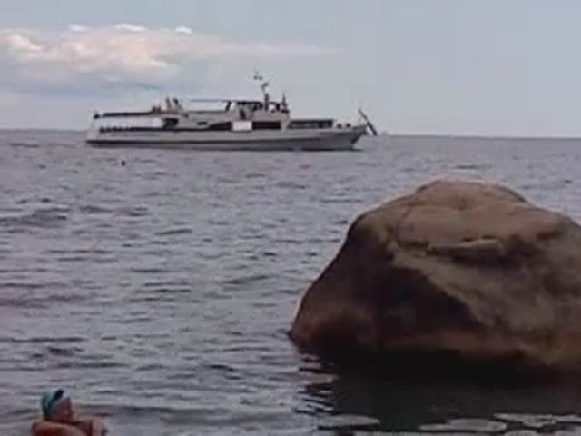 Пляж Лазурный берег в Алупке. смотреть онлайн