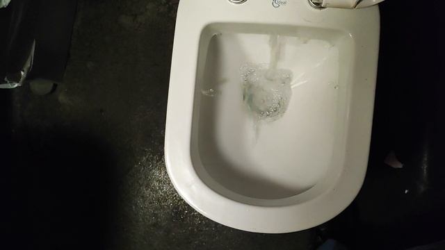 Toilet in Costa Eastbourne смотреть онлайн