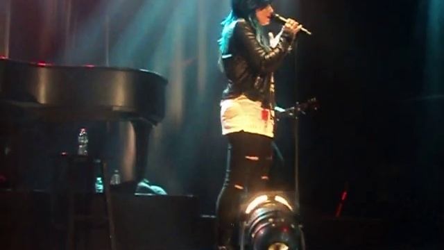 Demi Lovato - Neon Lights ( Acoustic Version ) House Of Blues 11/3/13