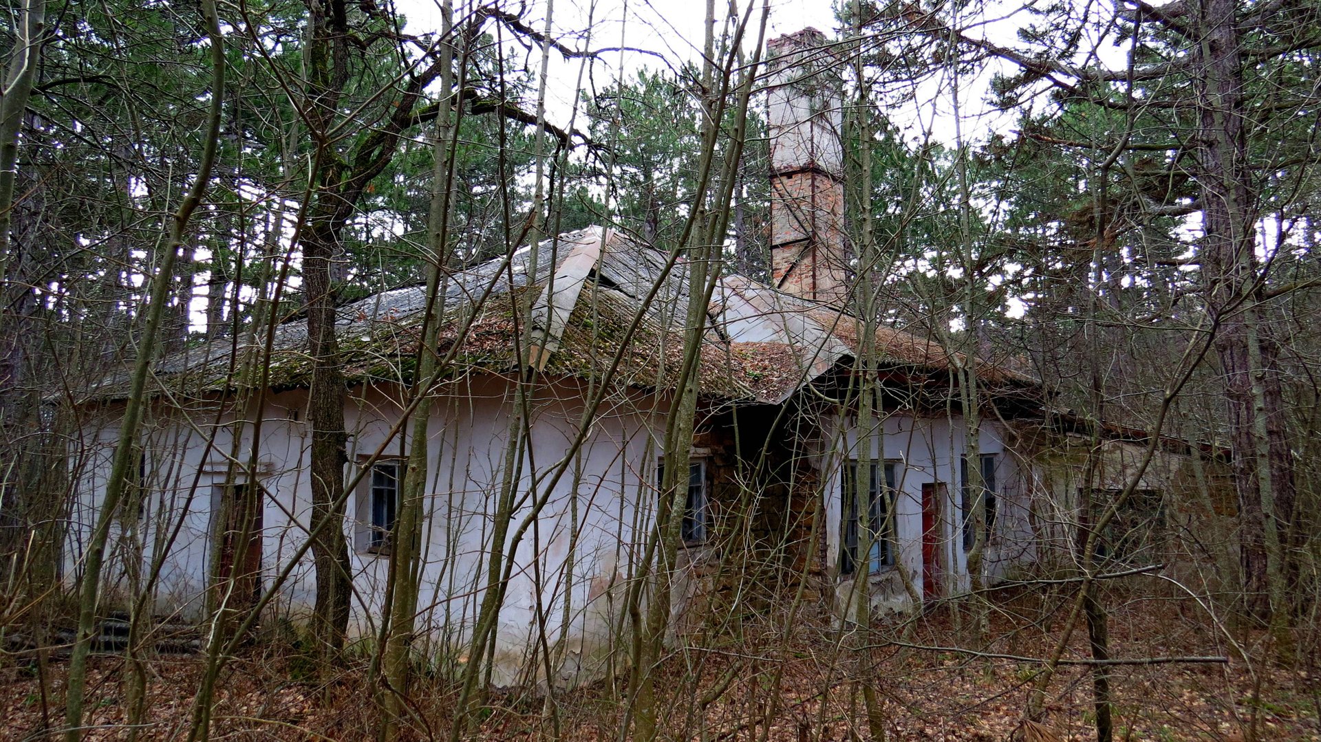 Заброшенные коттеджи санатория Старый Крым