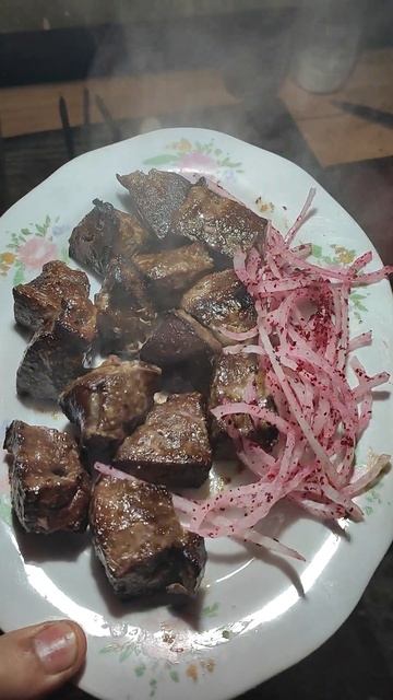 шашлык из печени 😋♥️ смотреть онлайн