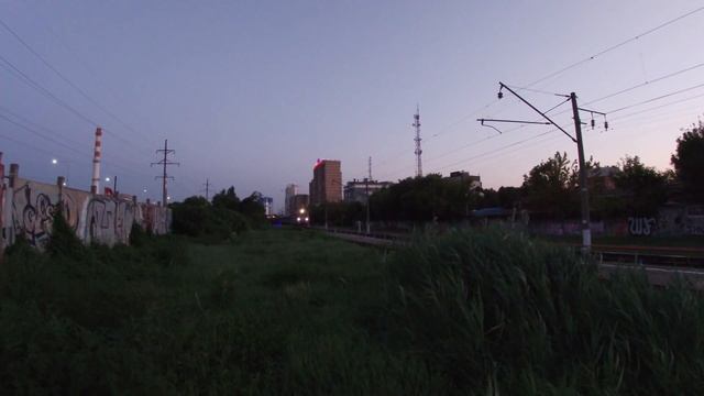Электровоз ЭП1М с вагоном-лабораторией и путеизмерителем смотреть онлайн