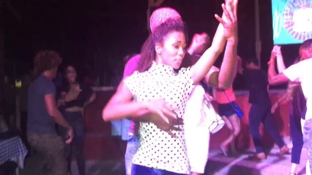 Salsa Cubana (casino) en La Habana, Cuba (Lisandra en 1830) смотреть онлайн