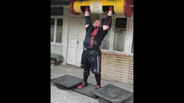 IVAN MAKAROV LOG PRESS 190KG FOR REPS смотреть онлайн
