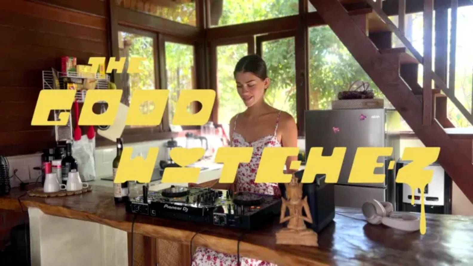 Sinitsa | Uplifting Organic House Mix Filmed In A House In Bali смотреть онлайн