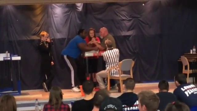 Armwrestling Tournament Cambridge смотреть онлайн