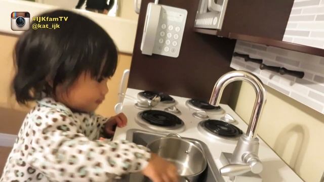 Eww, A Scorpion!  - Vlog #72