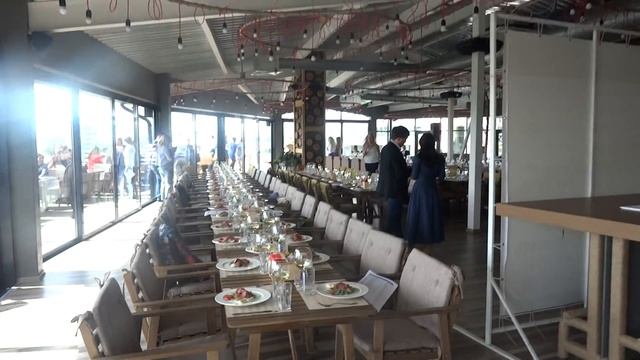 Бизнес завтрак терраса смотреть онлайн