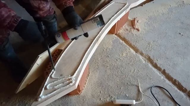 Монтаж кровли зимой. Продолжение стройки. Начинаем 2 ую крышу .