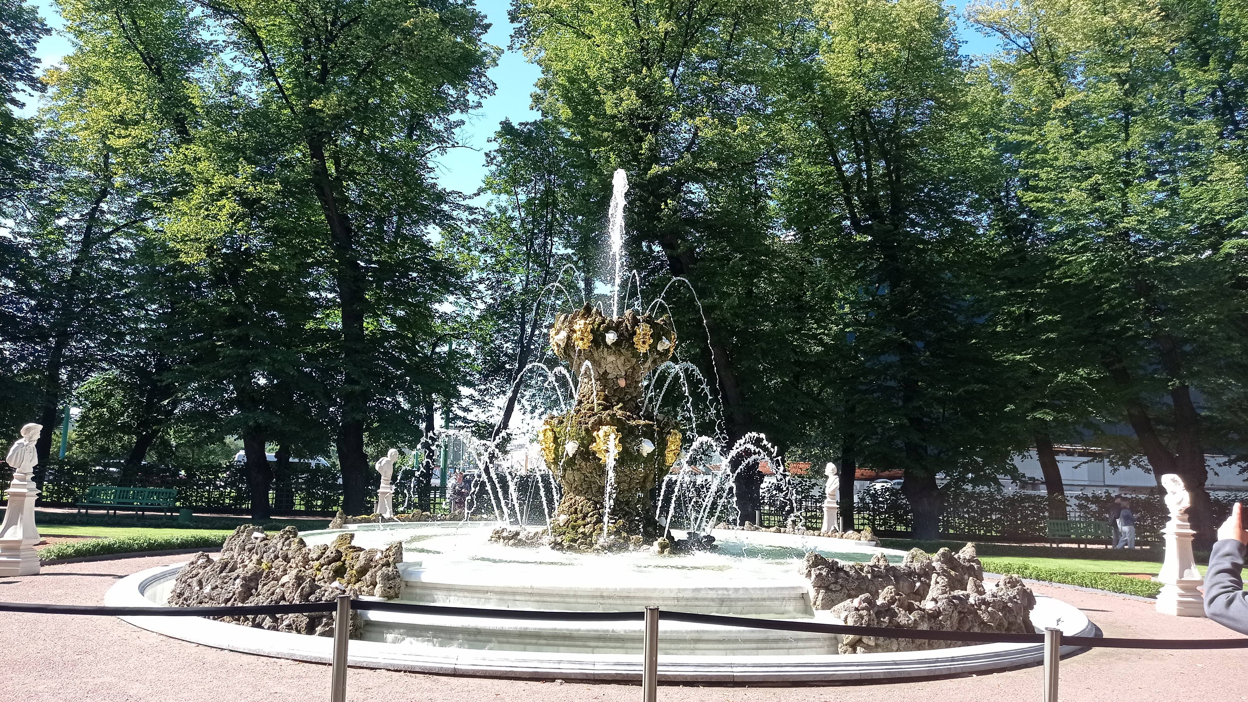 Россия: приятная прогулка по Летнему Саду в Санкт-Петербурге (продолжение) смотреть онлайн