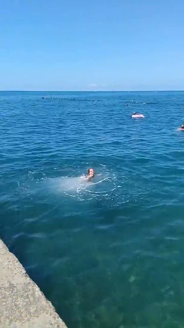 ПРЫЖОК В ЧЁРНОЕ МОРЕ смотреть онлайн