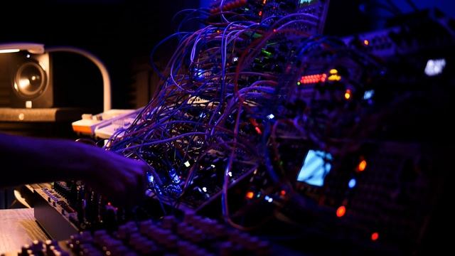 State Azure 'The Calm Before' Ambient Modular Performance (Eurorack, Virus, Perfourmer) смотреть онлайн