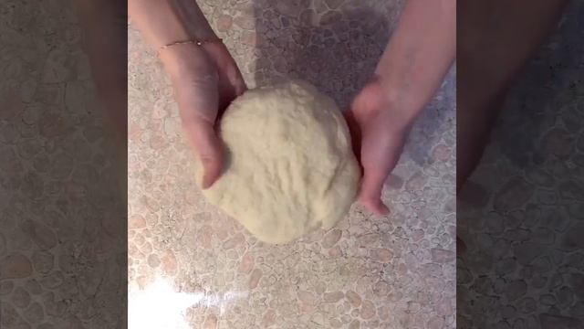 Простой рецепт: вкусные булочки с чесноком