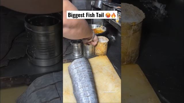 Biggest Fish Tail Of India 🇮🇳 #streetfood #trending #subscribe #ashortaday #foodie #fish смотреть онлайн