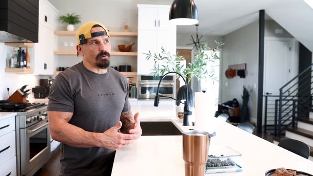 Lunch with Josh Bridges CrossFit Games Athlete смотреть онлайн