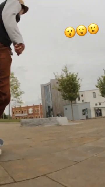 😮 FAST FOOTWORK 😮 #skateboarding #tricks #skate #style смотреть онлайн