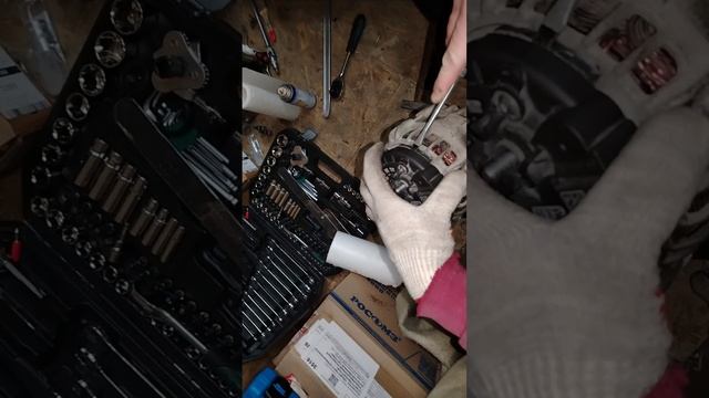 как снять пластиковую крышку генератора Bosch Volkswagen polo cwva vag смотреть онлайн