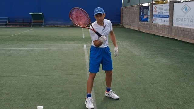 Ракетка должна начинать разгон сверху! Разбор одноручного удара слева в теннисе + программа смотреть онлайн