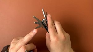 В ЧЕМ СЕКРЕТ?! Leatherman Arc складной нож