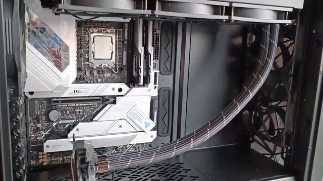 Intel 12700k + ROG Strix Z690-A Gaming WiFi D4, Fractal Meshify 2 Dark TG, G.Skill DDR4 3600MHz смотреть онлайн