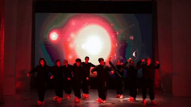 Вакинг - YOLO FAMILY смотреть онлайн