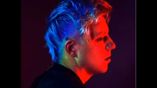 Robert DeLong - Favorite Color Is Bleu Ft. Klay (Dapra Remix) смотреть онлайн
