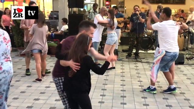 Summer Salsa festival u Aviv Park Zrenjanin смотреть онлайн