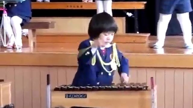 Asian Kid Plays Pantera on Xylophone смотреть онлайн