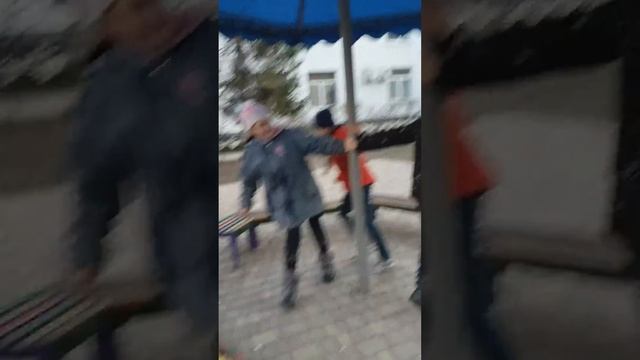 ПЕРВЫЙ РАЗ НА УЛИЦЕ!! кто сможет выжить на трубе!!!!
