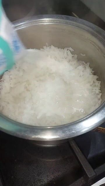 Рисовая молочная кашка с яблоками.#рисоваякаша#молочнаякаша#кашасяблоками