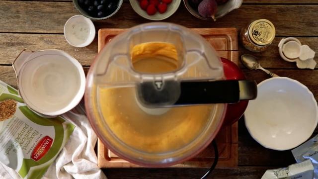 Lemon, Turmeric, Ginger & Echinacea smoothie bowl topped with Flax, Sunflower & Pumpkin Seeds - Ad смотреть онлайн