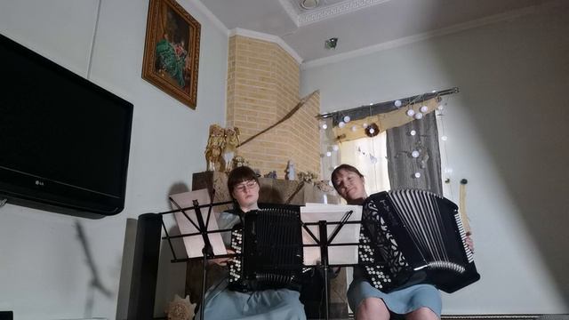 Музыка Дашкевича из мультфильма "Малиновое варенье ". Аранж.Баталовой Амелии . Видео Баталов Яна. смотреть онлайн