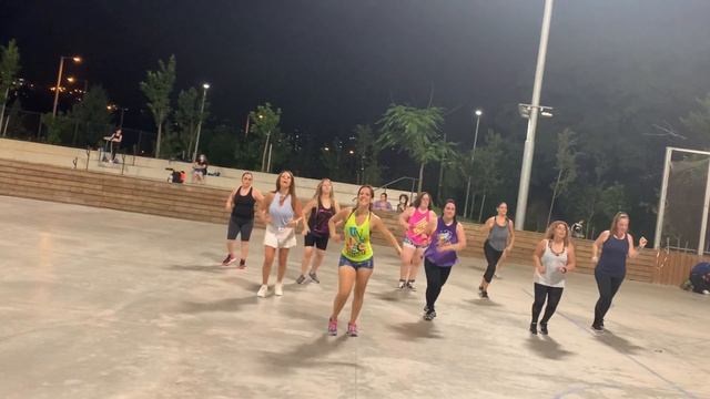 Ravit Cohen- Dance it out -ZUMBA- JONAS BROTHERS ft. Karol- X смотреть онлайн