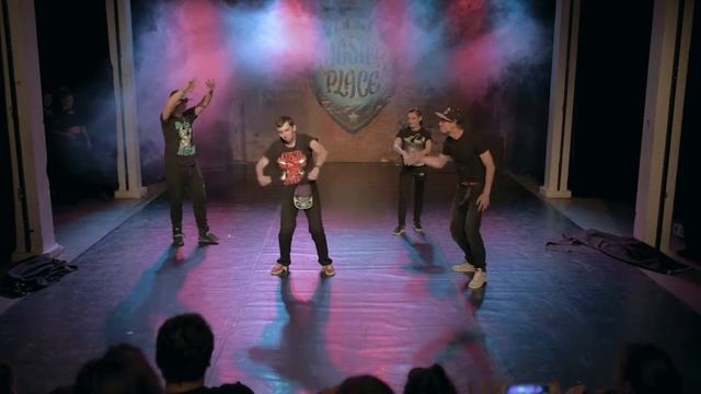 Vogue & Krump | Sasha Amplituda & Famouz Aka Lil Manhunta | Summer Report 2016 | Master Place