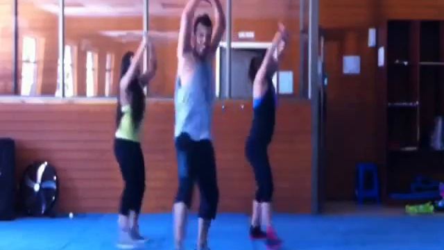 Bomba Zumba (ZUMBA) - Ivan Mere смотреть онлайн