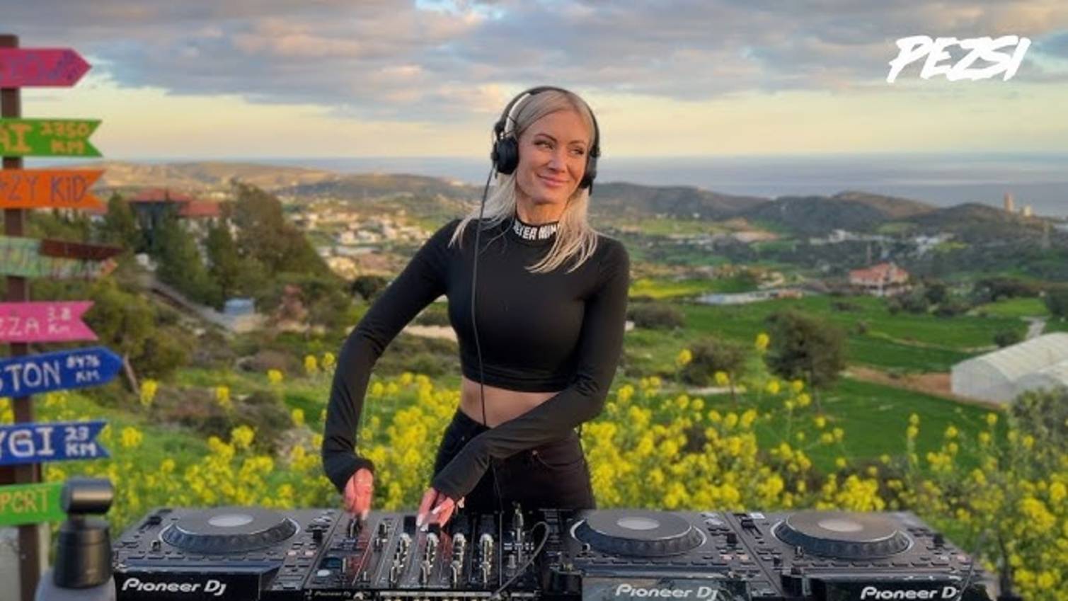 PEZSI | DJ-SET x ONTHEGROUND - Dark Minimal Techno PSY-Techno смотреть онлайн