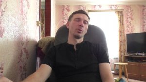 Почему машина сама набирает обороты и едет вперед?