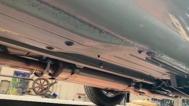 1965 Jaguar E-Type underside смотреть онлайн