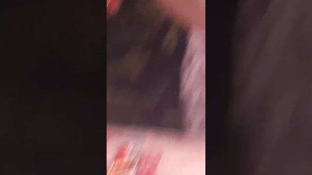 Дана собирает рюкзак на гимнастику😂