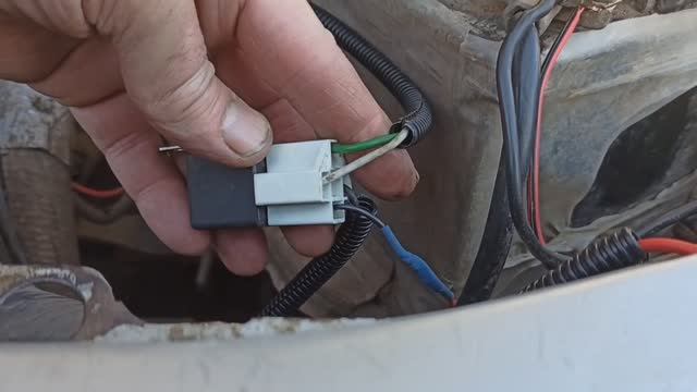 Принудительно включение вентилятора охлаждения, замена тормозной трубки на ВАЗ 2112 смотреть онлайн