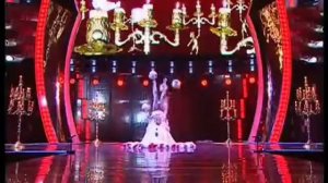 Foot-juggling\ antipod\circus \Valeriya Varkova (цирковой номер-жонглирование ногами)