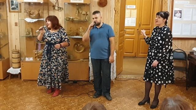 "ЛИСТЬЯ ЖЁЛТЫЕ" - исп. Надежда Глушкова, Алексей Борейко и Елена Балакирева - Дом мастеров 3.11.220 смотреть онлайн