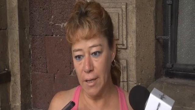 Arman pelea al interior del IMSS y terminan detenidas dos personas смотреть онлайн