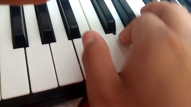 Como Tocar Como Te Va Mi Amor - Arena Hash/Pedro Suárez Vertiz En Piano Fácil